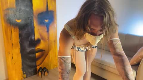 NIKI online show from March 19, 5:50 pm