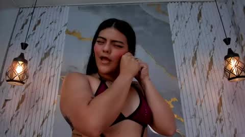 Snapshot of nikibunn chatting on June 5, 9:53 pm NIKI online show from June 5, 9:53 pm