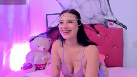 Nikii  online show from October 31, 1:23 pm