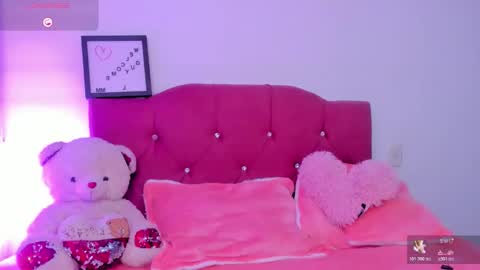 Snapshot of nikii_28 chatting on January 5, 10:57 pm Nikii online show from January 5, 10:57 pm