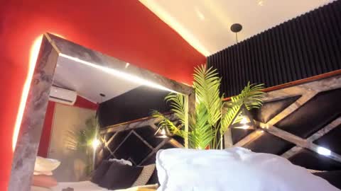 Snapshot of nikii_white chatting on January 8, 3:08 am nikii_white online show from January 8, 3:08 am