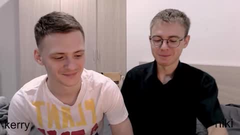 Snapshot of nikikerry_cum_ chatting on October 30, 9:00 am nikikerry_cum_ online show from October 30, 9:00 am