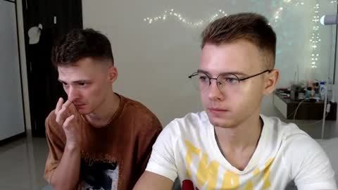 Snapshot of nikikerry_cum_ chatting on July 23, 4:32 am nikikerry_cum_ online show from July 23, 4:32 am