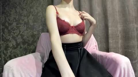 nikiololli666 online show from December 19, 7:10 pm