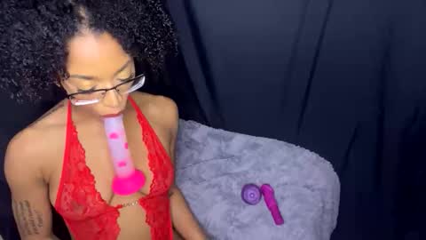 Snapshot of nikitalove104 chatting on January 10, 10:25 pm nikitalove104 online show from January 10, 10:25 pm