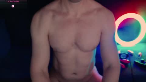 Snapshot of nikitin21 chatting on May 21, 12:39 am Sasha online show from May 21, 12:39 am