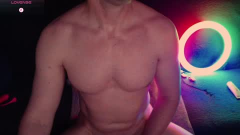 Snapshot of nikitin21 chatting on May 26, 12:23 pm Sasha online show from May 26, 12:23 pm