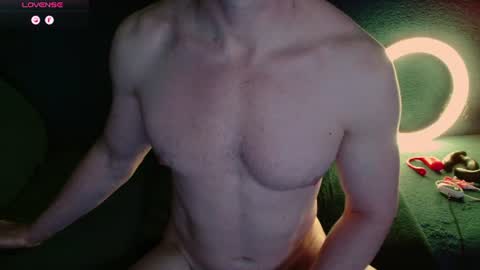 Snapshot of nikitin21 chatting on August 1, 9:52 am Sasha online show from August 1, 9:52 am