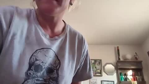 Snapshot of nikki32313 chatting on September 28, 10:04 pm nikki32313 online show from September 28, 10:04 pm