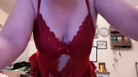 Snapshot of nikki32313 chatting on March 17, 1:54 am nikki32313 online show from March 17, 1:54 am