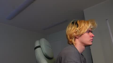 nikki online show from March 5, 3:41 pm