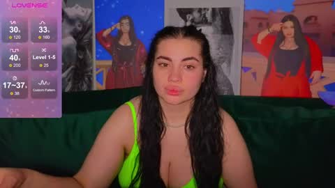 Snapshot of nikki_kardashian chatting on December 5, 9:50 pm Nikki Kardashian online show from December 5, 9:50 pm