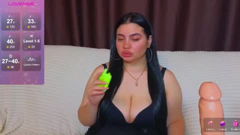 Snapshot of nikki_kardashian chatting on February 26, 1:53 am Nikki Kardashian online show from February 26, 1:53 am