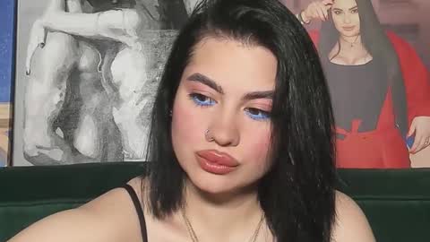 Snapshot of nikki_kardashian chatting on September 24, 4:54 pm Nikki Kardashian online show from September 24, 4:54 pm