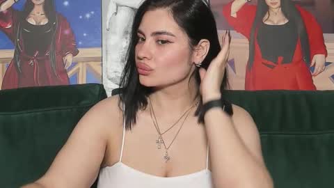 Snapshot of nikki_kardashian chatting on October 3, 5:10 pm Nikki Kardashian online show from October 3, 5:10 pm