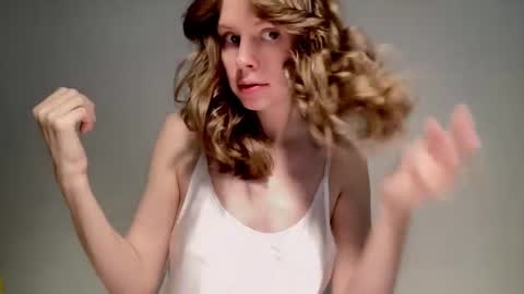 Snapshot of nikki_mi chatting on December 5, 10:01 am Nikki online show from December 5, 10:01 am