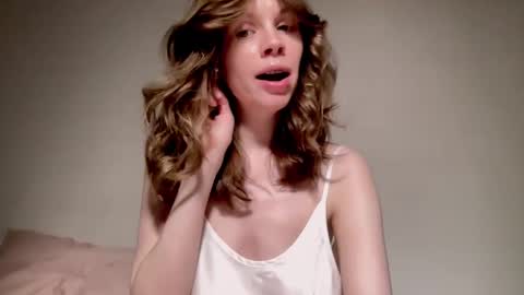 Snapshot of nikki_mi chatting on December 12, 1:17 pm Nikki online show from December 12, 1:17 pm