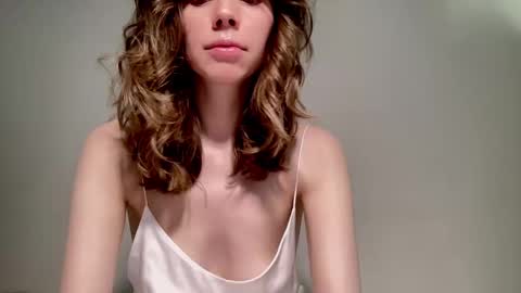 Snapshot of nikki_mi chatting on December 13, 10:30 am Nikki online show from December 13, 10:30 am