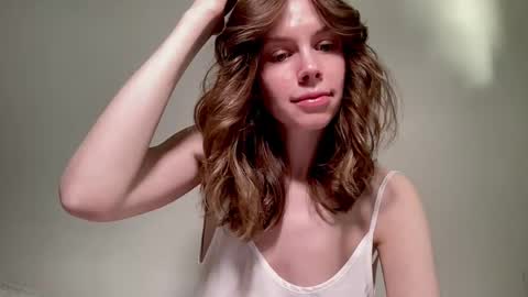 Snapshot of nikki_mi chatting on December 18, 10:08 am Nikki online show from December 18, 10:08 am