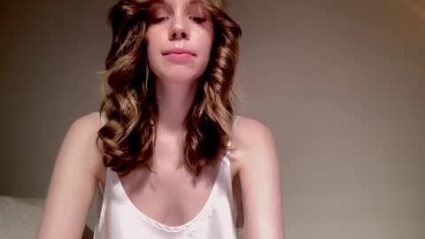 Snapshot of nikki_mi chatting on December 20, 1:43 pm Nikki online show from December 20, 1:43 pm