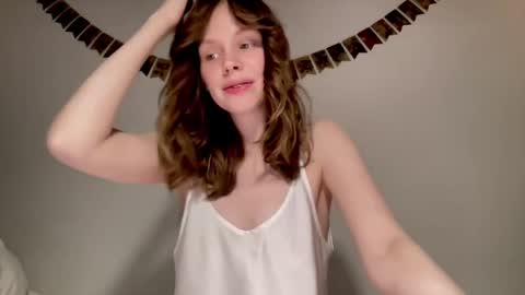 Snapshot of nikki_mi chatting on December 25, 10:06 am Nikki online show from December 25, 10:06 am