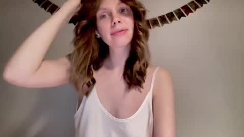 Snapshot of nikki_mi chatting on December 27, 1:18 pm Nikki online show from December 27, 1:18 pm