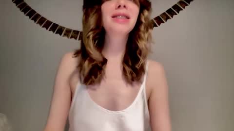 Snapshot of nikki_mi chatting on December 29, 10:12 am Nikki online show from December 29, 10:12 am