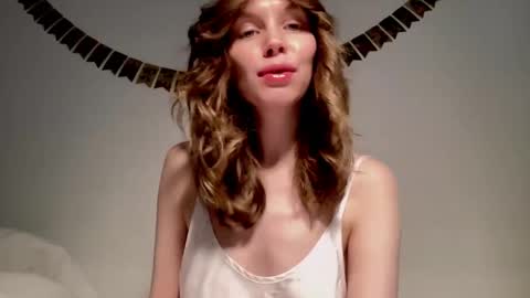 Snapshot of nikki_mi chatting on January 9, 10:09 am Nikki online show from January 9, 10:09 am