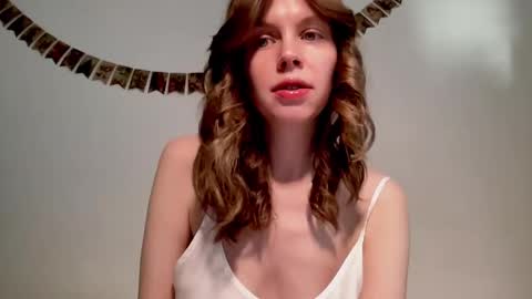 Snapshot of nikki_mi chatting on January 17, 10:11 am Nikki online show from January 17, 10:11 am