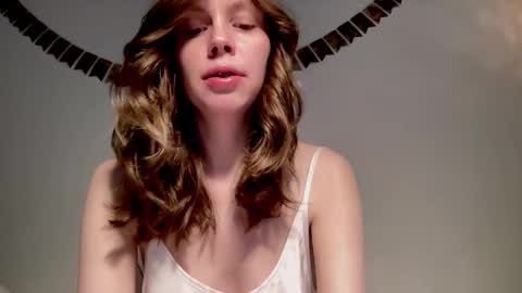 Snapshot of nikki_mi chatting on February 2, 10:13 am Nikki online show from February 2, 10:13 am