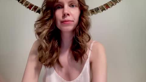 Snapshot of nikki_mi chatting on February 5, 1:11 pm Nikki online show from February 5, 1:11 pm