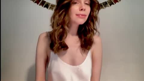 Snapshot of nikki_mi chatting on February 6, 1:10 pm Nikki online show from February 6, 1:10 pm