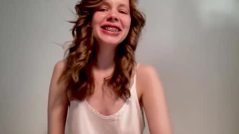 Snapshot of nikki_mi chatting on February 16, 10:10 am Nikki online show from February 16, 10:10 am