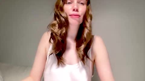 Snapshot of nikki_mi chatting on November 7, 9:53 am Nikki online show from November 7, 9:53 am