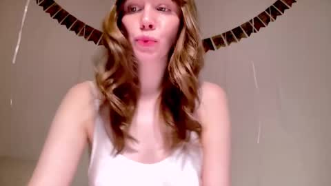 Snapshot of nikki_mi chatting on December 3, 10:02 am Nikki online show from December 3, 10:02 am