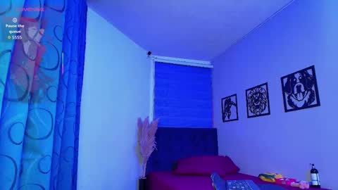 nikki_vesper online show from May 1, 3:44 am