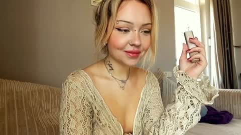 nicolette online show from December 21, 10:06 am