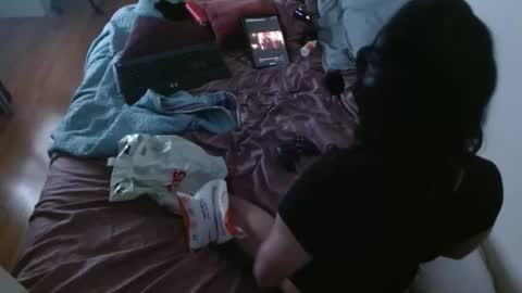 Snapshot of nikkigamer chatting on February 11, 8:52 am nikkigamer online show from February 11, 8:52 am