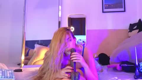 Snapshot of nikkigrey4 chatting on June 7, 11:30 pm nikki online show from June 7, 11:30 pm