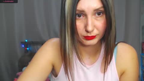Snapshot of nikkikiss___ chatting on January 14, 2:06 am nikkikiss___ online show from January 14, 2:06 am