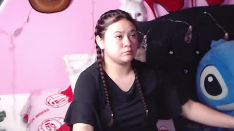 Snapshot of nikkirous_ chatting on January 4, 4:32 pm Nikkirous online show from January 4, 4:32 pm