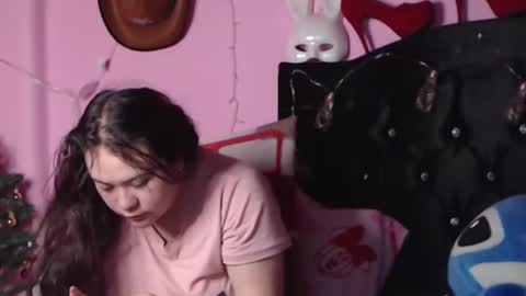 Snapshot of nikkirous_ chatting on January 9, 1:35 pm Nikkirous online show from January 9, 1:35 pm