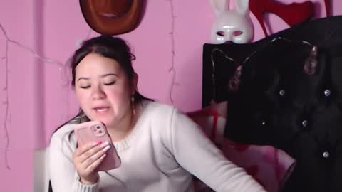 Snapshot of nikkirous_ chatting on January 18, 5:15 pm Nikkirous online show from January 18, 5:15 pm