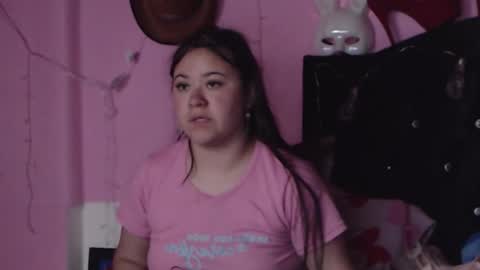 Snapshot of nikkirous_ chatting on January 21, 1:32 pm Nikkirous online show from January 21, 1:32 pm