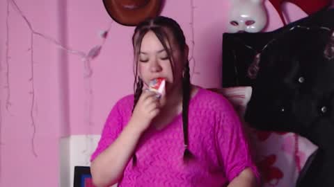 Snapshot of nikkirous_ chatting on January 27, 2:24 pm Nikkirous online show from January 27, 2:24 pm