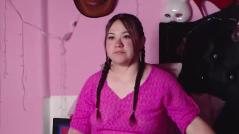 Snapshot of nikkirous_ chatting on January 27, 5:26 pm Nikkirous online show from January 27, 5:26 pm