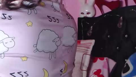 Snapshot of nikkirous_ chatting on January 29, 5:02 pm Nikkirous online show from January 29, 5:02 pm