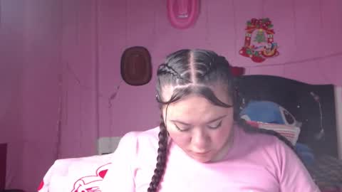 Snapshot of nikkirous_ chatting on February 10, 3:53 pm Nikkirous online show from February 10, 3:53 pm