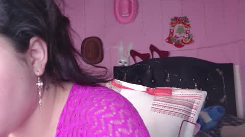 Snapshot of nikkirous_ chatting on February 11, 3:40 pm Nikkirous online show from February 11, 3:40 pm