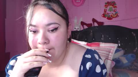 Snapshot of nikkirous_ chatting on February 12, 5:58 pm Nikkirous online show from February 12, 5:58 pm